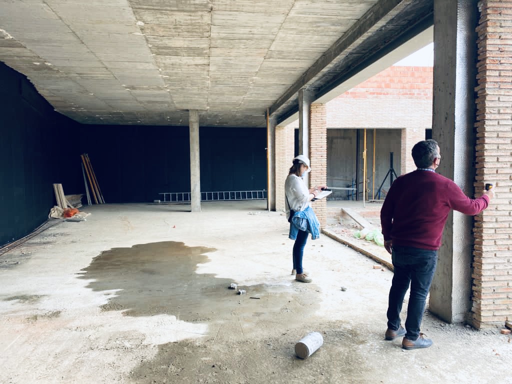 juana francisco segado obra centro sociocultural arjonilla ladrillo visto hormigón