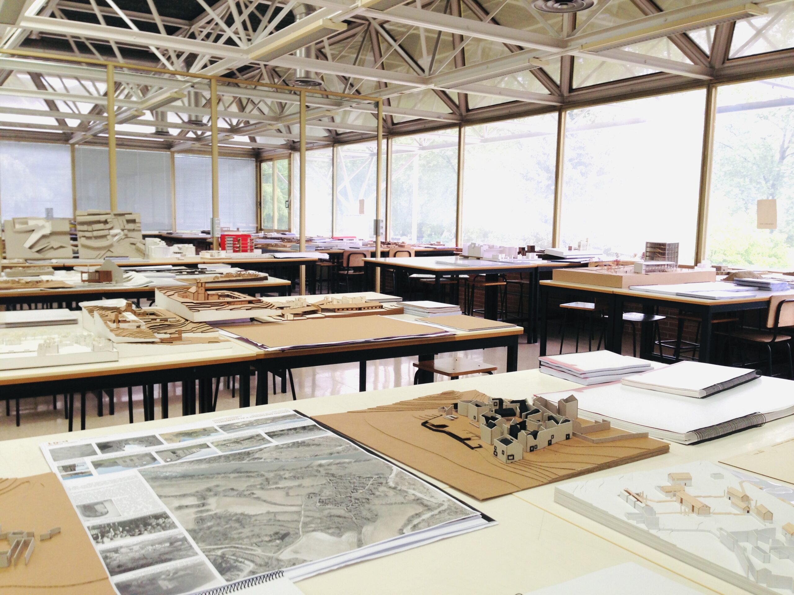 juana segado biografía carrera universidad navarra escuela arquitectura talleres luz celosía maquetas planos entrega