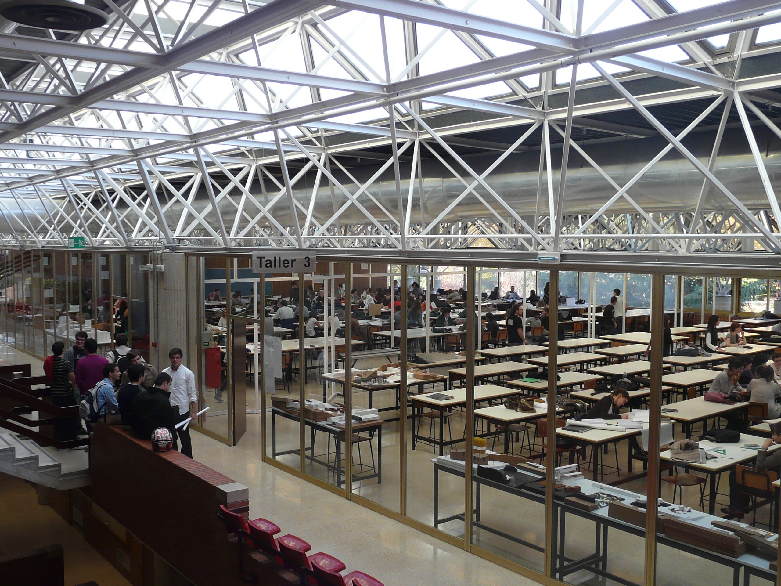 rosario segado biografía carrera universidad navarra escuela arquitectura talleres luz celosía