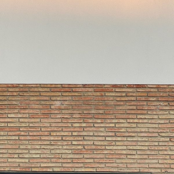 arjonilla centro sociocultural segado arquitectos diseño fachada plaza acceso día ladrillo visto cristaleras